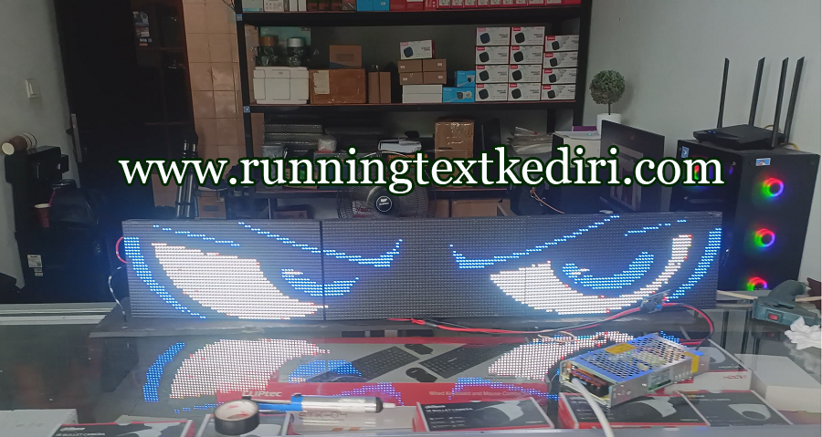 <p>Running text saat ini dengan panel yang bermacam-macam anda bisa menggunakan dengan model atau warna serta juga dengan ukuran yang anda inginkan, sudah banyak yang menggunakan running text ini untuk kendaraan sepeti truk atau travel, karena alat ini juga sangat menarik dengan menampilkan gambar atau tulisan yang anda inginkan harga murah.</p>